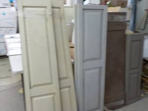 lot 217 image: Plastic Shutters 2 pr 64 x 14 , 1 p...