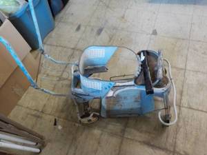 lot 250 image: Stroller great garden Dcor...