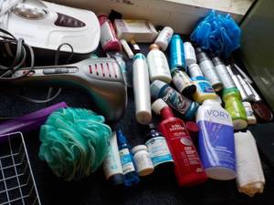 lot 252 image: Homedics and more...