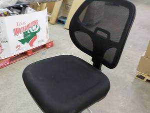 lot 286 image: Adjustable Office Chair...