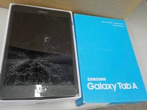 lot 324 image: Samsung Galaxy Tab Elite powers on...