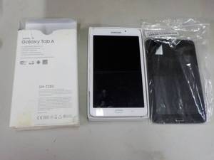 lot 331 image: Lot of 2 Samsung Powers On and Wor...