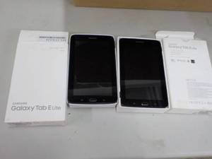 lot 338 image: Lot of 2 Samsung Powers On and Wor...