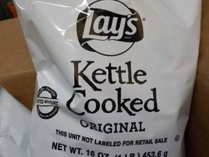 lot 372 image: Case of 8 Lays 16 oz Bags Kettle Co...