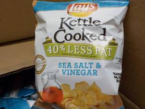 lot 392 image: Case of 64 1.375 oz Bags Lays Kettl...