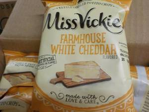 lot 400 image: Case of 64- 1.375 oz Bags Miss Vick...