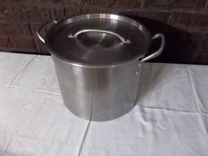 lot 33 image: 15 Qt. Stock Pot