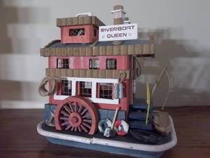 lot 51 image: Bird House