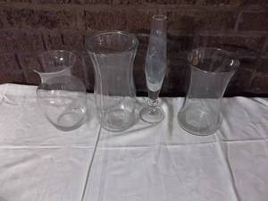 lot 59 image: Flower Vases