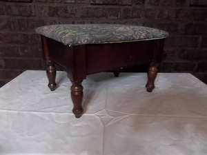 lot 84 image: Foot Stool (2-Pieces)