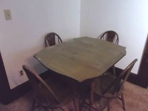 lot 88 image: Drop Leaf Table With 4-Chairs