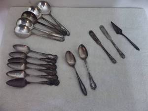 lot 124 image: Silverware