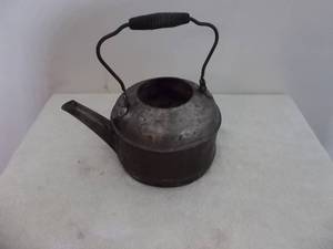 lot 130 image: Old Copper Tea Pot