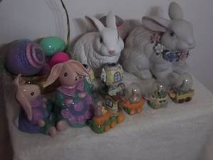 lot 131 image: Easter Decor