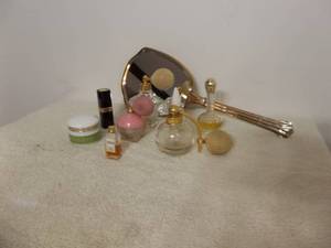 lot 132 image: Perfume Jars & Mirror