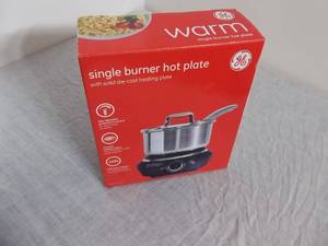 lot 148 image: Single Burner Hot Plate New In Box