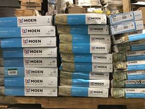 lot 9 image: LOT OF MOEN FAUCETS FOR PARTS SEE PICS