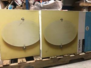 lot 10 image: PALLET WITH MOEN MIRRORS NOT CHECKED CUSTOMER RETURNS