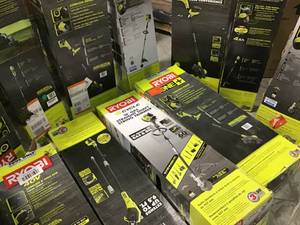 lot 21 image: PALLET WITH RYOBI OUTDOOR LAWNCARE TOOLS SEE PICS
