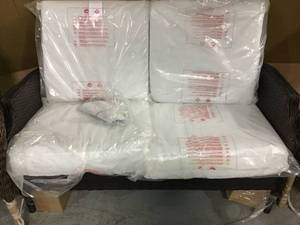 lot 28 image: PALLET WITH PATIO CHAIRS SEE PICS