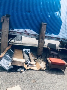 lot 43 image: Lot of outdoor and patio units costumer dont inspected