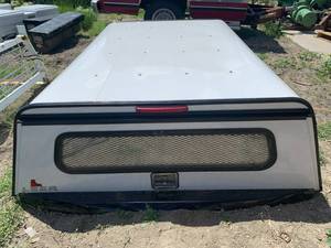 lot 10 image: Leer Truck Cap Security  Storage Topper (next to new)