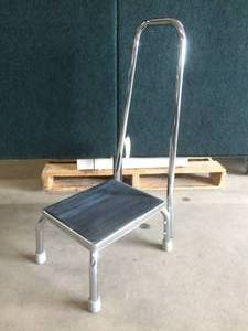 lot 28 image: Stainless Steel Step Stool with Hand Rail