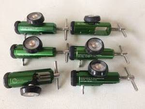 lot 70 image: Lot of Roscoe Medical Oxygen Pressure Regulator HP&nbspMedical Green AluminumBrass Regulators
