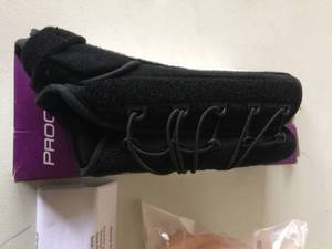 lot 71 image: Procare Palm Cups & Wrist Brace - Both New