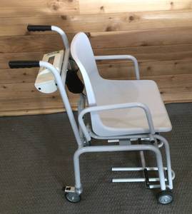 lot 75 image: MSRP $1300&nbspSeca Wireless Digital Chair Scale On Wheels with Lift Up Arms for Wheelchair To Chair Access - Great Working Condition