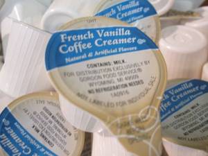 lot 124 image: Case of 288 - 716 oz Containers Fr...