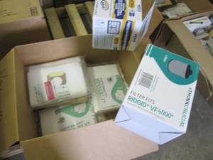 lot 165 image: Large Box of Assorted Vacuum Bags &...