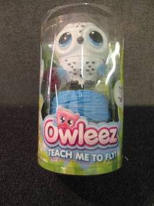 lot 236 image: Owleez Toy ...