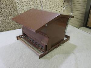 lot 6 image: Metal Hanging Bird Feeder Adjustabl...