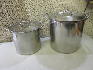 lot 11 image: 2 Cooking Pots with Lids 11 x 10 ...