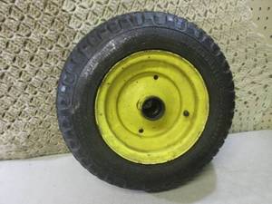 lot 20 image: 16 x 6.50 - 8 Tire with Rim  FDS...