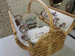 lot 26 image: Picnic at Ascot Wicker Picnic Baske...