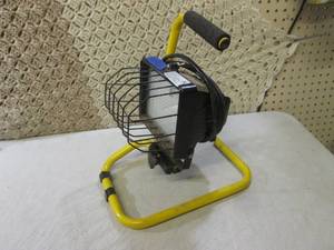 lot 55 image: Portable Work Light Works  RM1...
