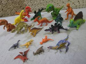 lot 36 image: Assorted Toy Dinosaur Figures  EC1...