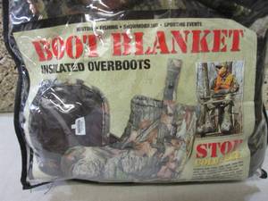 lot 47 image: Camo Boot Blanket Insulated Overboo...