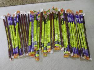 lot 87 image: Lot of Assorted Slim Jim Smoked Sna...