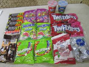 lot 98 image: Assorted Candy  B-1...
