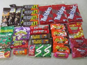 lot 104 image: Assorted Candy  B-2...