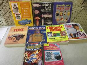 lot 111 image: Assorted Collectors Guide Books  CS...