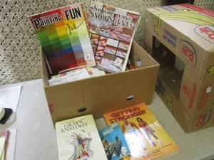 lot 113 image: Assorted How to PaintingDrawing Bo...