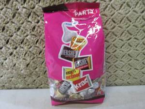 lot 144 image: Party Pack Assorted Miniature Size ...