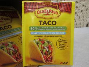 lot 194 image: Case of 32 Pouches Old El Paso Taco...