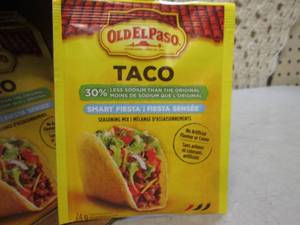lot 196 image: Case of 32 Pouches Old El Paso Taco...