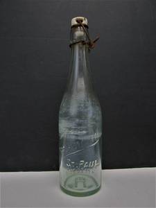 lot 83 image: Antique Pre-Prohibition Theo Hamm Beer Bottle wStopper