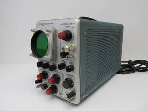 lot 98 image: Vintage TEKTRONIX Oscilloscope 